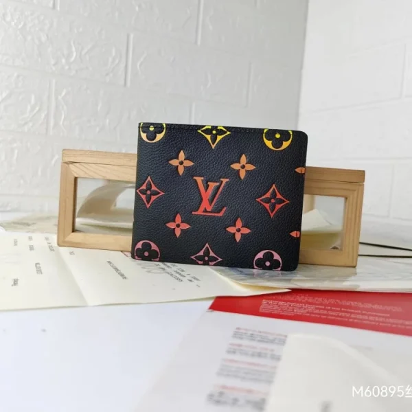 LOUIS VUITTON (1 OPTIONS)